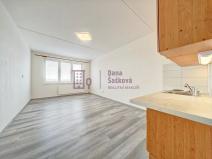 Pronájem bytu 1+kk, Jindřichův Hradec, sídliště Vajgar, 27 m2