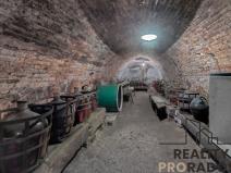 Prodej vinného sklepa, Strachotice, 450 m2