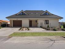 Prodej rodinného domu, Hrádek, 281 m2