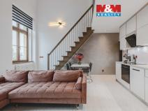 Prodej bytu 2+kk, Klatovy - Klatovy III, Husovo náměstí, 78 m2