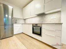 Pronájem bytu 2+kk, Praha - Smíchov, Plzeňská, 57 m2