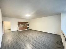 Pronájem bytu 1+kk, Praha - Vysočany, Na Harfě, 50 m2