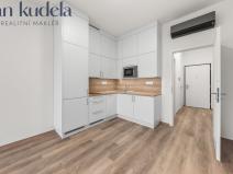 Pronájem bytu 1+kk, Brno, Komárovská, 28 m2