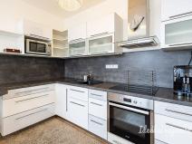 Pronájem bytu 1+kk, Praha - Kyje, Sicherova, 31 m2