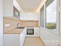 Prodej bytu 2+kk, Jindřichův Hradec, sídliště Vajgar, 43 m2