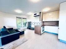 Pronájem bytu 2+kk, Praha, Křížová, 66 m2