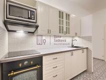 Pronájem bytu 2+1, Jindřichův Hradec, nám. Míru, 71 m2