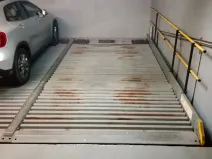 Pronájem garážového stání, Praha - Vršovice, Holandská, 13 m2