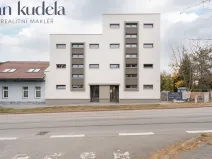 Pronájem garážového stání, Brno - Židenice, Líšeňská, 13 m2