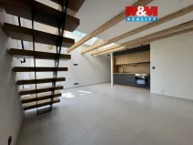 Pronájem atypického bytu, Klášterec nad Ohří, Chomutovská, 53 m2