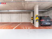 Pronájem garážového stání, Praha - Hrdlořezy, V třešňovce, 13 m2