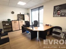 Pronájem kanceláře, Pardubice - Zelené Předměstí, třída Míru, 17 m2