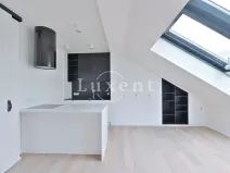Pronájem bytu 1+kk, Praha - Vinohrady, náměstí Jiřího z Poděbrad, 39 m2