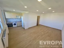Pronájem bytu 1+kk, Praha - Kobylisy, Košťálkova, 32 m2