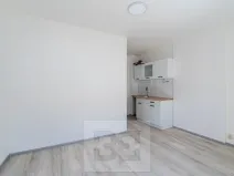 Pronájem bytu 1+kk, Praha - Kobylisy, Náhorní, 19 m2
