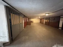 Pronájem garážového stání, Praha - Podolí, Kubištova, 17 m2