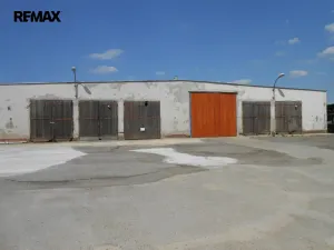 Pronájem výrobních prostor, Měnín, 1030 m2