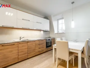 Prodej činžovního domu, Karlovy Vary, Bulharská, 635 m2