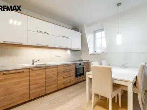 Prodej činžovního domu, Karlovy Vary, Bulharská, 635 m2