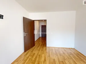 Pronájem bytu 1+1, Opava - Komárov, Podvihovská, 37 m2