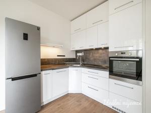 Pronájem bytu 2+kk, Praha - Vysočany, Svatošových, 46 m2