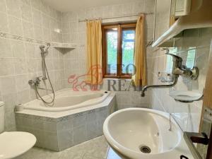 Prodej chalupy, Velké Karlovice, 150 m2