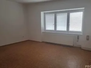 Pronájem obchodního prostoru, Moravský Krumlov, Dr. Odstrčila, 27 m2