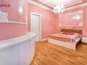 Prodej bytu 2+kk, Karlovy Vary, Mariánskolázeňská, 63 m2