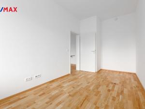 Prodej bytu 1+kk, Karlovy Vary, Šumavská, 38 m2