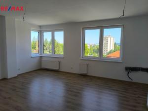 Prodej bytu 4+kk, Karlovy Vary, Šumavská, 108 m2