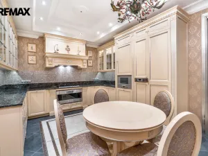 Prodej bytu 5+1, Karlovy Vary, U Imperiálu, 253 m2