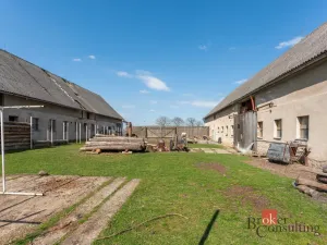 Prodej zemědělského objektu, Kněžice, 1850 m2