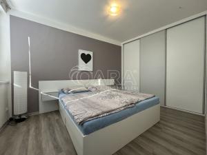 Pronájem bytu 2+kk, Praha - Vysočany, Poděbradská, 68 m2