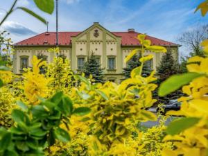 Prodej komerční nemovitosti, Klášterec nad Ohří, Chomutovská, 1350 m2