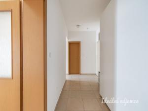 Pronájem bytu 2+kk, Jesenice, Cedrová, 69 m2