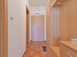 Pronájem bytu 1+kk, Praha - Kunratice, Za valem, 28 m2