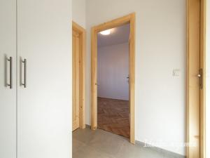 Pronájem bytu 2+kk, Praha - Střešovice, Farní, 47 m2