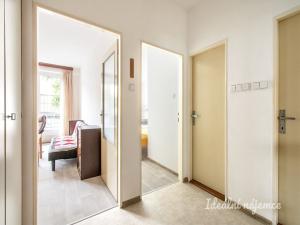 Pronájem bytu 2+kk, Praha - Vinohrady, Vinohradská, 44 m2