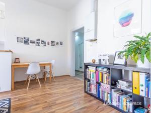 Pronájem bytu 2+kk, Praha - Karlín, Březinova, 45 m2