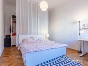 Pronájem bytu 2+kk, Praha - Karlín, Březinova, 45 m2