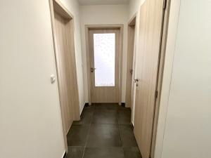 Prodej bytu 2+kk, Plzeň - Doubravka, Na Kovárně, 55 m2