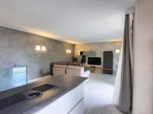 Prodej atypického bytu, Sirmione, Itálie, Via Solferino, 145 m2