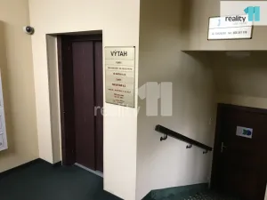 Pronájem kanceláře, Karlovy Vary - Dvory, Chebská, 22 m2