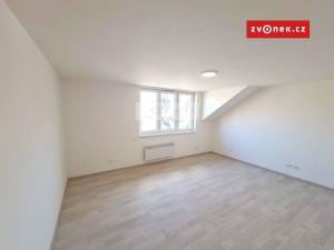 Pronájem bytu 1+kk, Zlín - Malenovice, Švermova, 28 m2