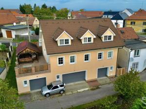 Prodej rodinného domu, Zlončice, 350 m2