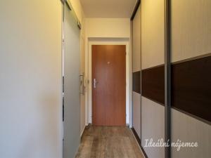 Pronájem bytu 2+kk, Praha - Záběhlice, Ve slatinách, 48 m2