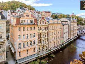 Prodej bytu 4+1, Karlovy Vary, Vřídelní, 127 m2