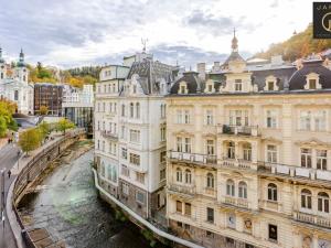 Prodej bytu 4+1, Karlovy Vary, Vřídelní, 127 m2