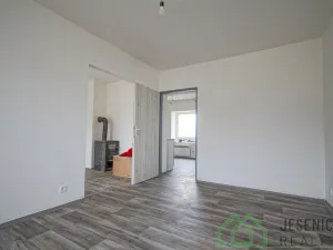 Pronájem bytu 1+1, Vápenná, 42 m2