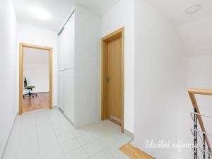 Pronájem bytu 3+kk, Říčany, Na Fialce, 116 m2